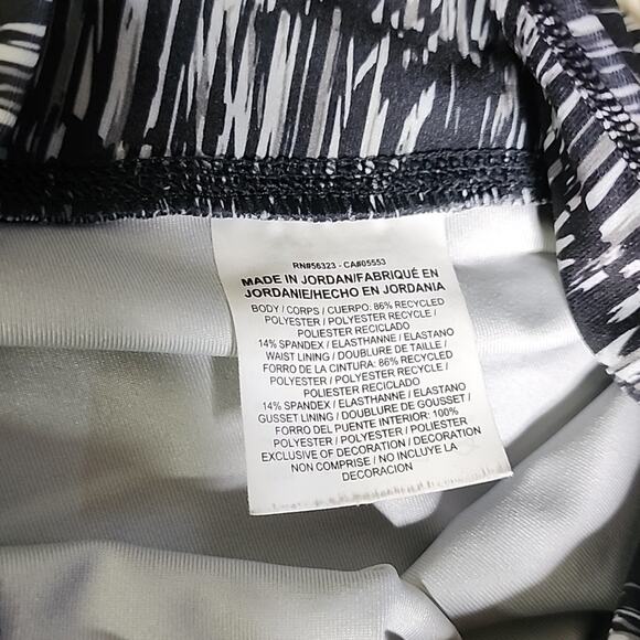 Nike Dri-Fit Grey and Black Capri Athletic Leggings Womens Size Small - Picture 7 of 11